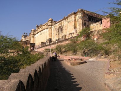 Aufstieg zum Maharadscha Palast