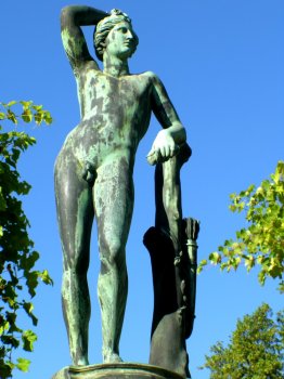 Adonis Statue am Schloss Charlottenhof