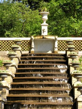 die Wassertreppe im Botanischen Garten Potsdam