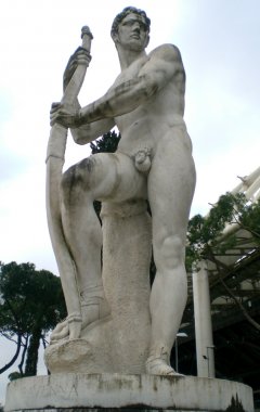 Sportler Statue im Stadio dei Marmi