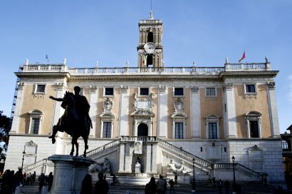 Palazzo Senatorio auf dem Kapitol im Vordergrund Reiterstatue Mark Aurels