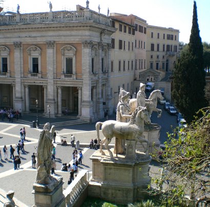 Detailaufnahme des von  Michelangelo entworfenen Platzes auf dem Kapitol