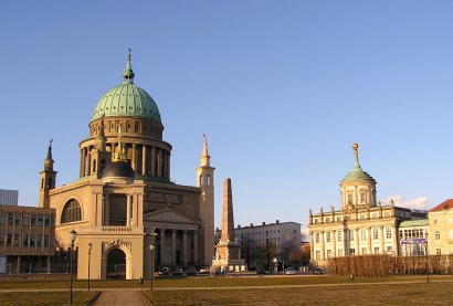 Fortunaportal, Nikolaikirche, Obelisk und altes Rathaus