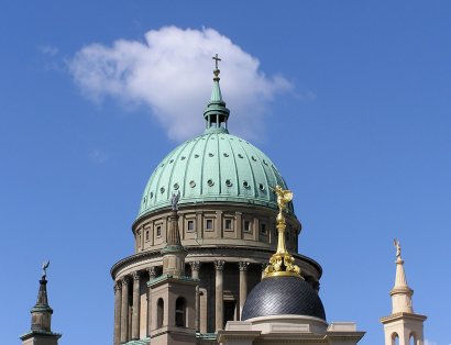 Kuppel Nikolaikirche und Fortunaportal