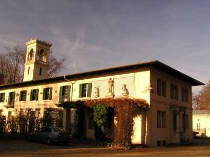 Kavaliershaus mit Turm Herbstansicht