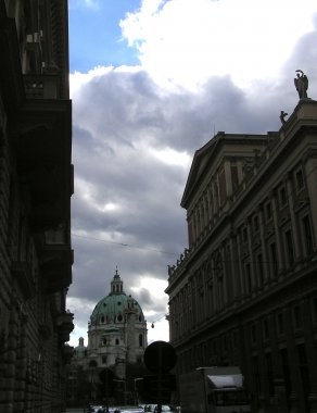 Blick vom Konzerthaus des Musikvereins zur Karlskirche