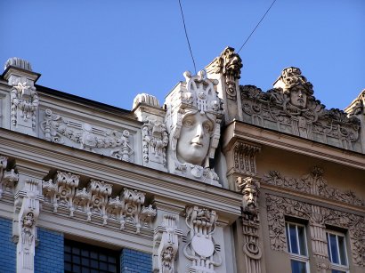 Detailaufnahme Jugendstilfassade in der Elizabetes Iela
