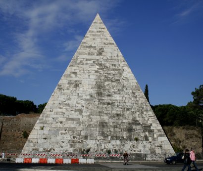 Rom Pyramide des Caius Cestius