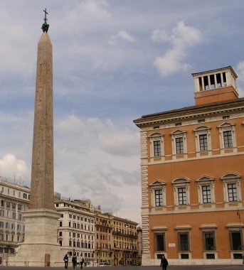 Rom Obelisk auf dem Lateranplatz rechts im Bild der Lateranpalast