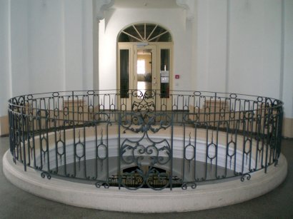 Durchblick im Treppenhaus des Portalbaus