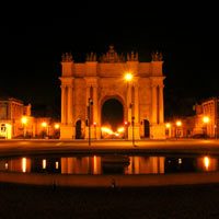 brandenburger_tor-bei-nacht.jpg